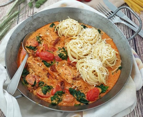 Hähnchenfilet in cremiger Frischkäse-Parmesan-Soße